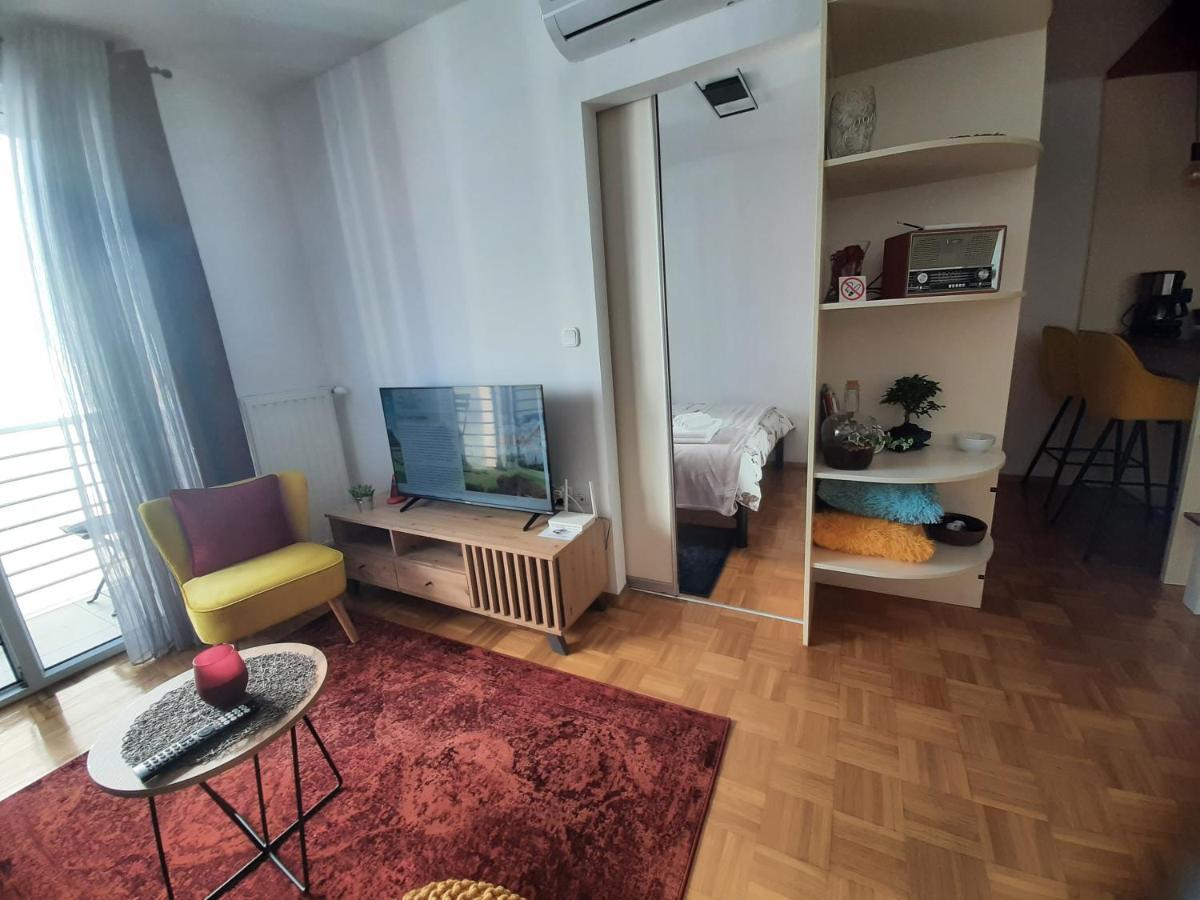 Apartment Relax With Infrared Sunshower Varaždin Exteriör bild